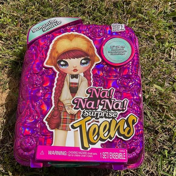 Na! Na!‎ Na! Surprise Teens Fashion Doll Toy– Samantha Smartie NWT/B* - Picture 1 of 2